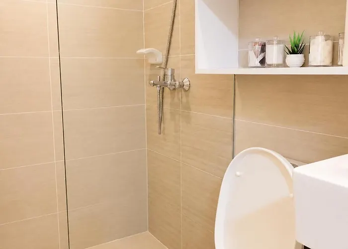 Apartment 1br Unit With Pool And Gym Access In Salcedo Village Manila