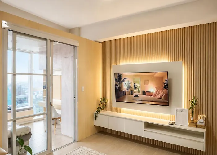 Apartment 1br Unit With Pool And Gym Access In Salcedo Village