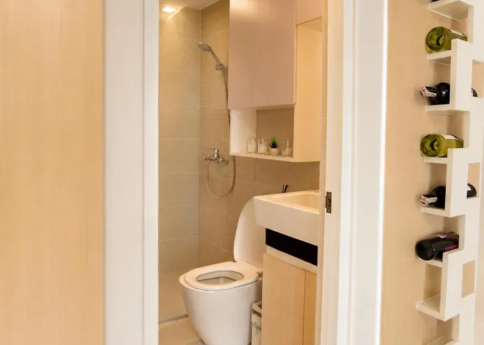 Apartment 1br Unit With Pool And Gym Access In Salcedo Village