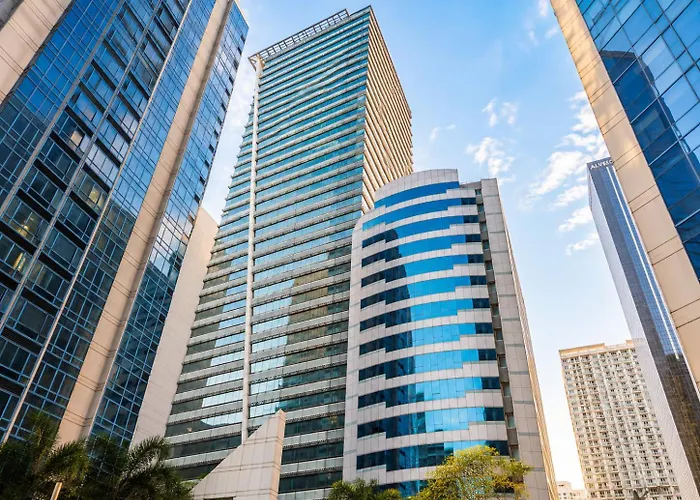 1br Unit With Pool And Gym Access In Salcedo Village *